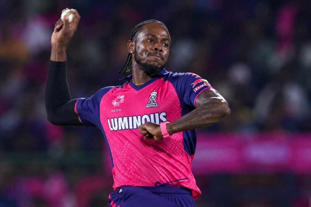 Jofra Archer bowling for RR in IPL 2026 Eliminator match